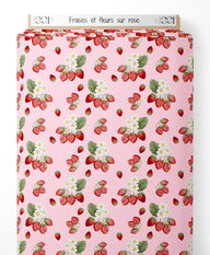 Tissu - Fraises et fleurs sur rose