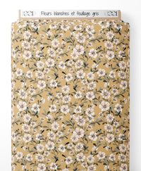 Tissu - Fleurs blanches et feuillage gris