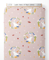 Tissu - Lapins blancs et fleurs colorées
