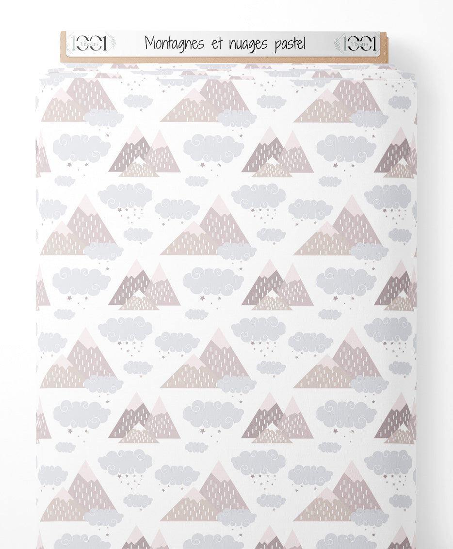 Tissu - Montagnes et nuages pastel