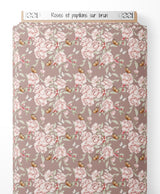 Tissu - Roses et papillons sur brun