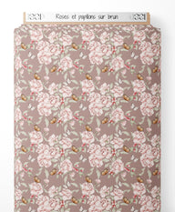 Tissu - Roses et papillons sur brun