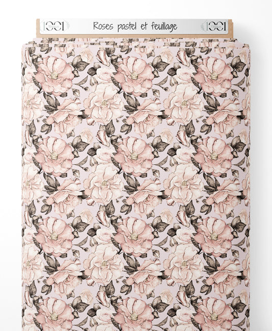 Tissu - Roses pastel et feuillage