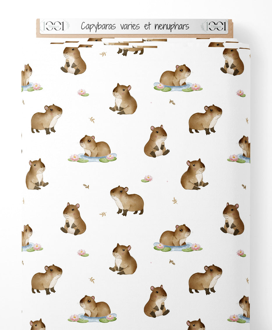 Tissu - Capybaras variés et nénuphars