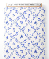 Tissu - Fleurs et feuilles bleues stylisées