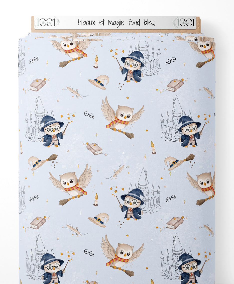 Tissu - Hiboux et magie sur fond bleu