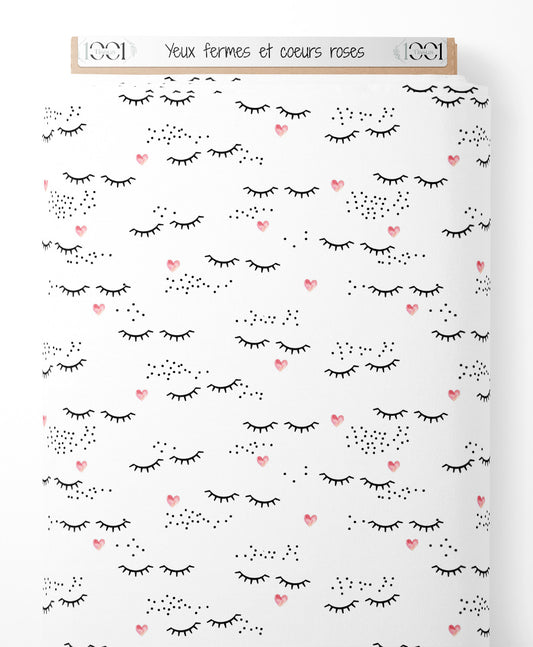 Tissu - Yeux fermés et cœurs roses