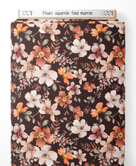 Tissu - Fleurs aquarelle fond marron