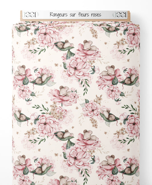 Tissu - Rongeurs sur fleurs roses