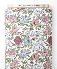 Tissu - Fleurs roses, bleues et blanches