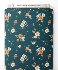 Tissu - Fleurs orange et blanches bleu