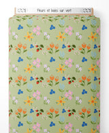 Tissu - Fleurs et baies sur vert