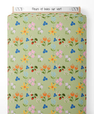 Tissu - Fleurs et baies sur vert