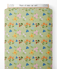 Tissu - Fleurs et baies sur vert