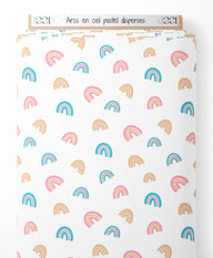 Tissu - Arcs-en-ciel pastel dispersés