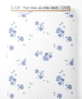 Tissu - Fleurs bleues aux pétales délicats