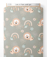 Tissu - Lions et fleurs pastel gris