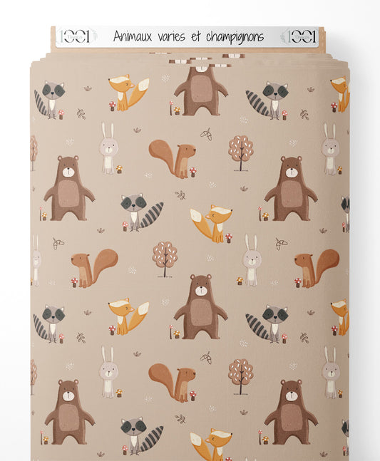 Tissu - Animaux variés et champignons