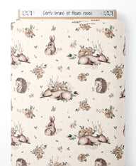 Tissu - Cerfs bruns et fleurs roses