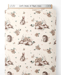 Tissu - Cerfs bruns et fleurs roses