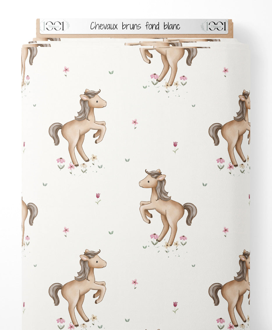 Tissu - Chevaux bruns sur fond blanc